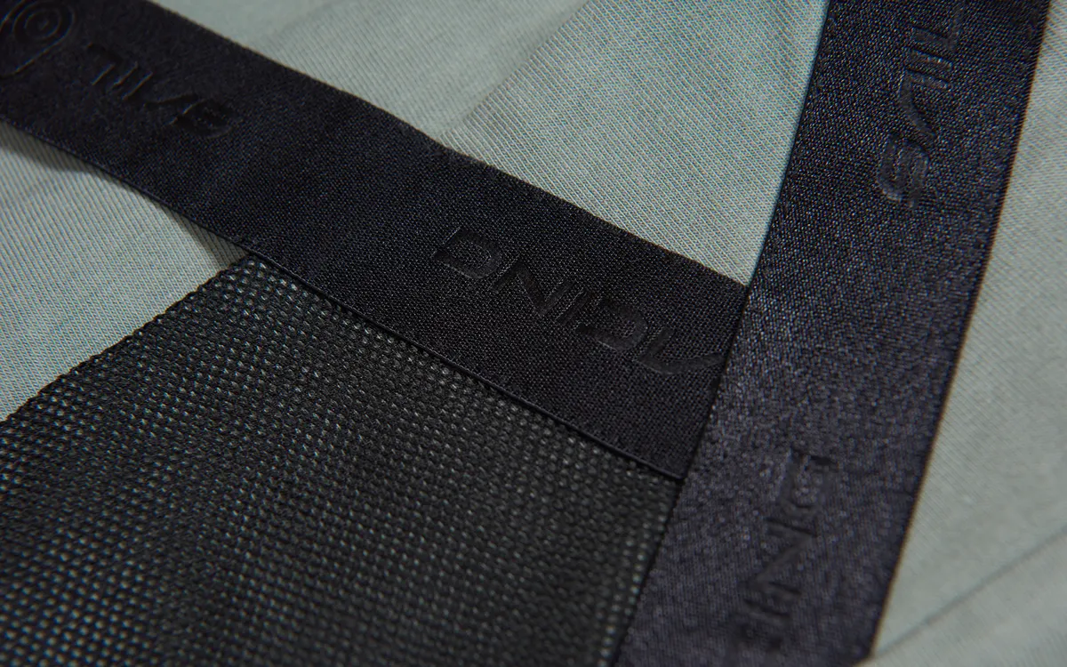 W RACE TOP, image 3