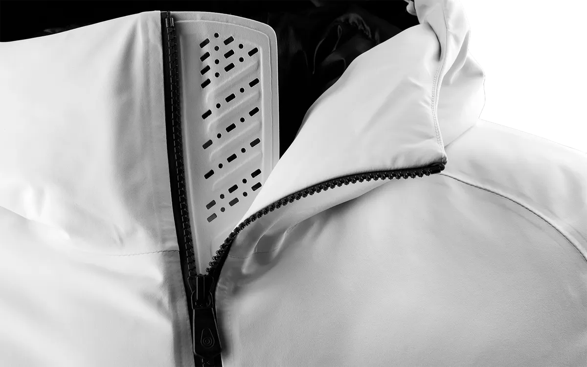 THE CARBON RACE COAT, image 3